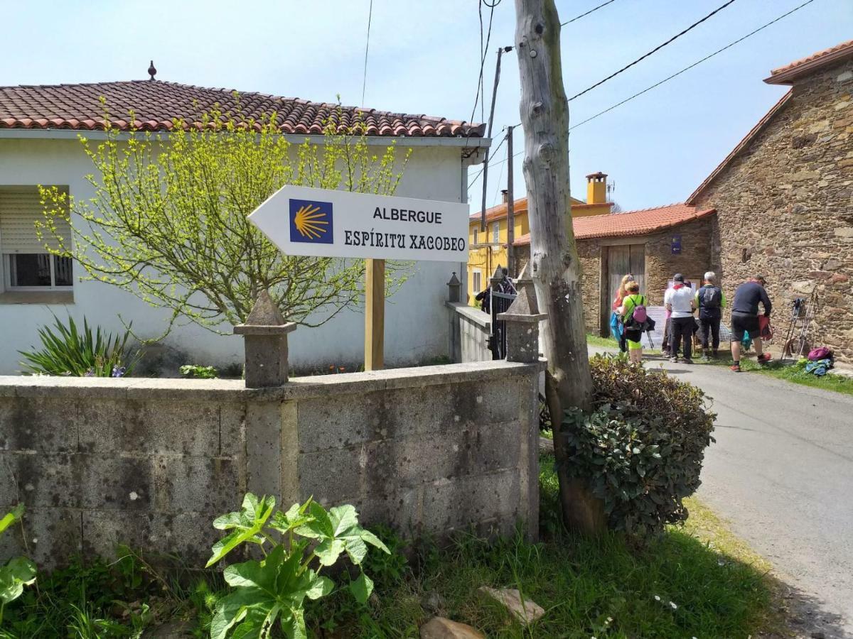 Albergue Espiritu Xacobeo O Pedrouzo Luaran gambar